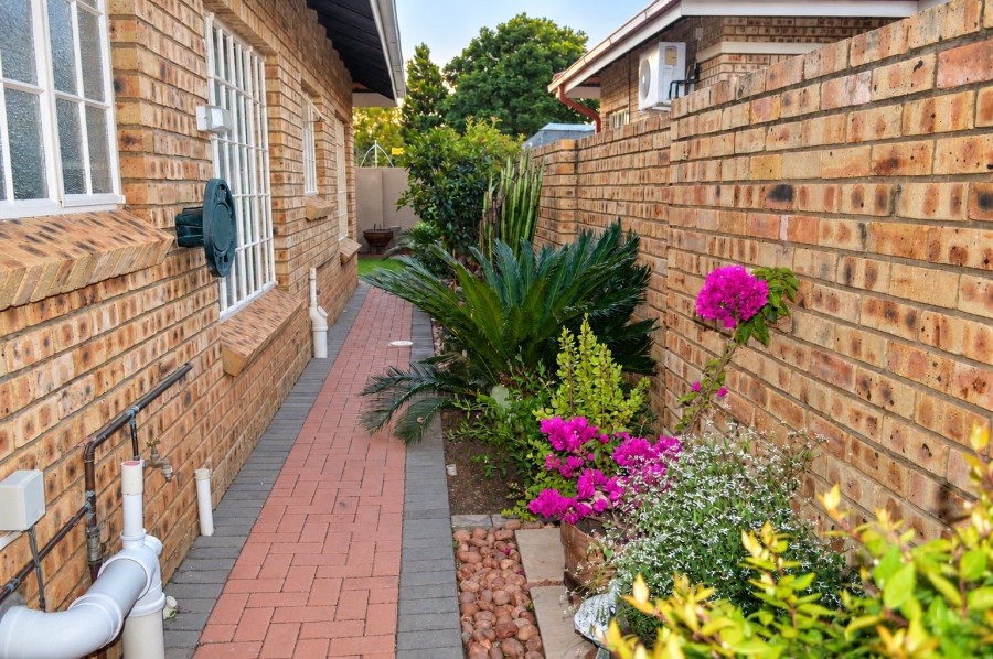 3 Bedroom Property for Sale in Flimieda North West